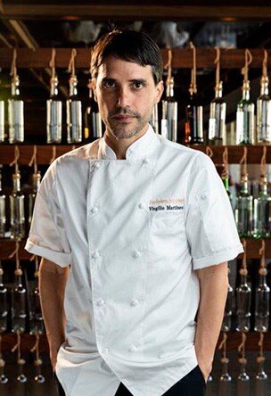 VIRGILIO MARTÍNEZ
